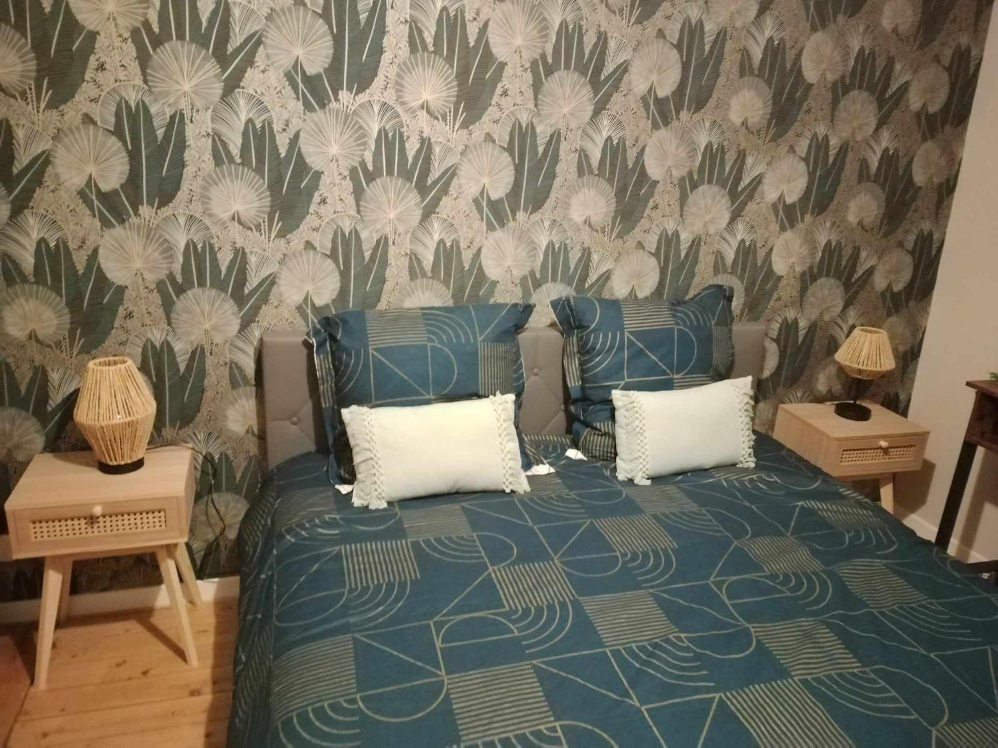 Chambre D'Hote Familiale De La Maison Bleue Lanvallay Exterior foto